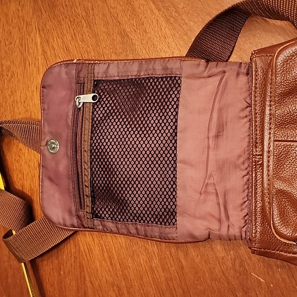 Ameri Travel Leather Crossbody! Amazing Fall Rich… - image 8